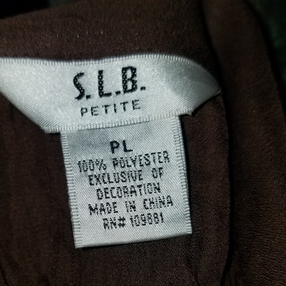 S.L.B. Petite size Large ruffled blouse - Picture 5 of 5